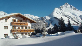 Haus Kristall Ferienwohnungen Warth